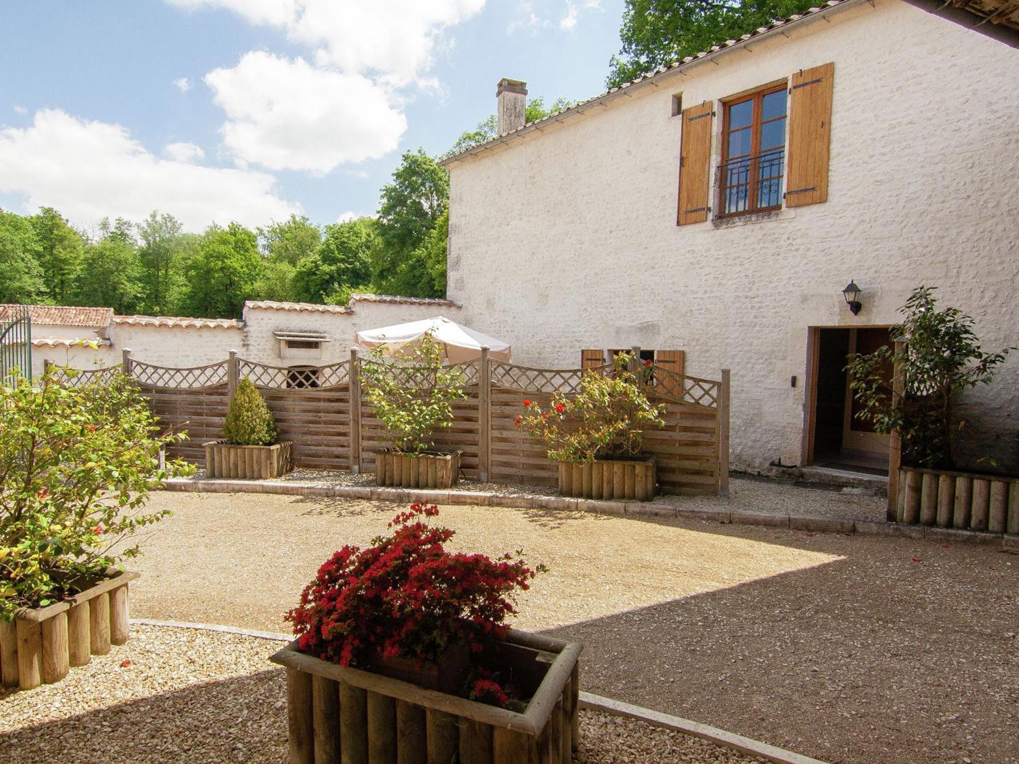 Luxury Apartment With Terrace Sauna Tennis Pool Saint-Preuil Exterior foto