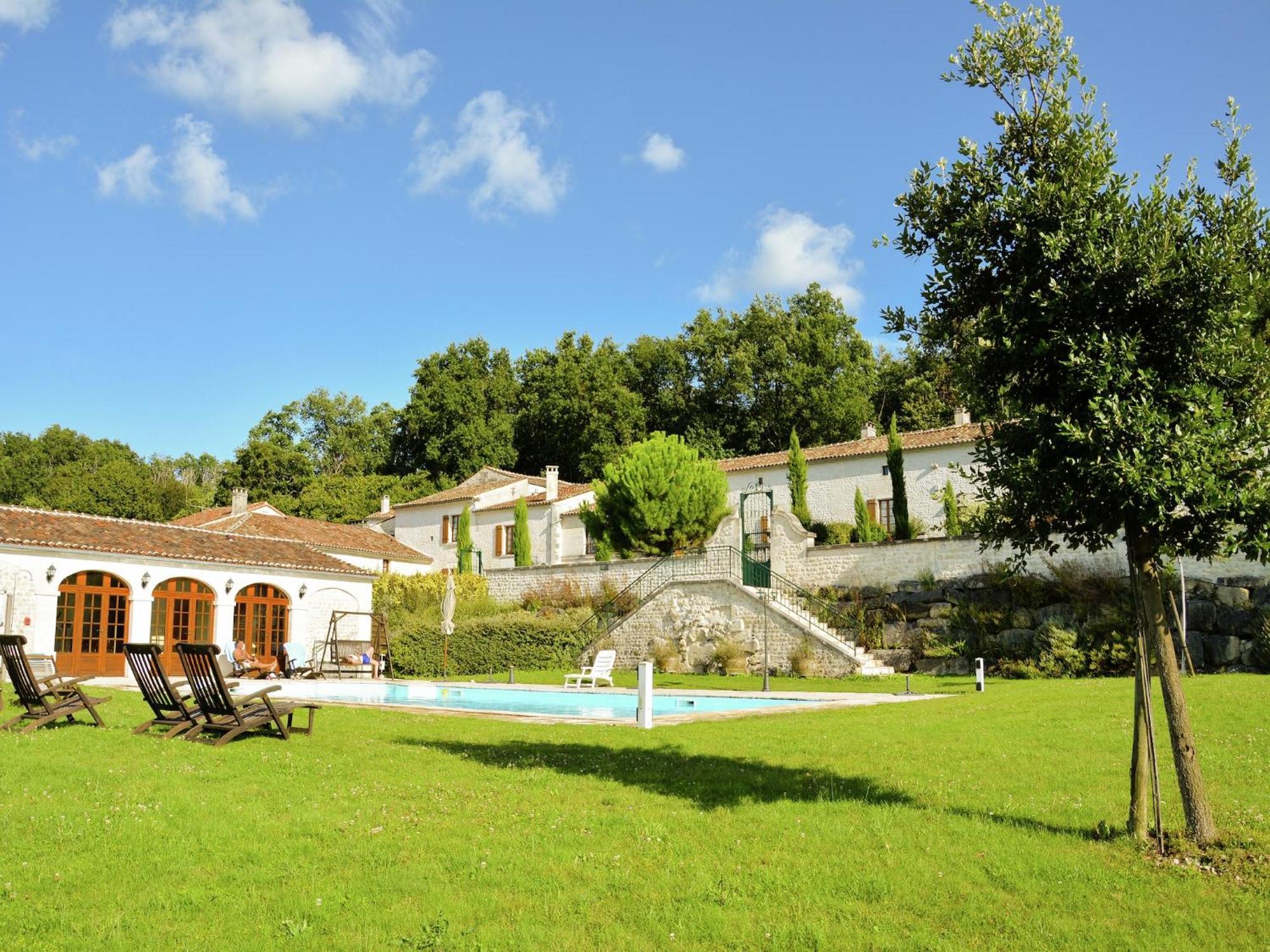 Luxury Apartment With Terrace Sauna Tennis Pool Saint-Preuil Exterior foto